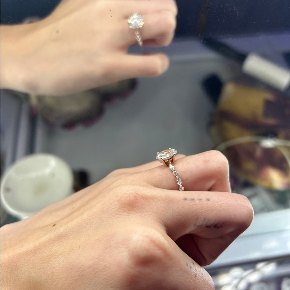 women’s engagement ring size 6